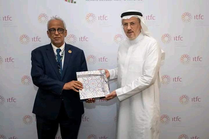 موريتانيا والمؤسسة الدولية الإسلامية لتمويل التجارة تبحثان تنظيم منتدى بنواكشوط لدعم القطاع الخاص